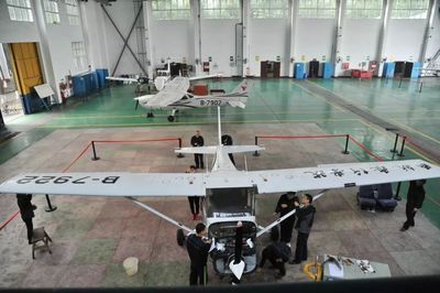 把安全扛在肩上 --中飞院飞机修理厂成立六十周年巡礼