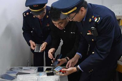 北京东城市场监管局端掉假冒华为维修店 “官网”“客服电话”都是山寨