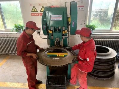 下寺湾采油厂:坚定不移深化改革 全力推进高质量发展