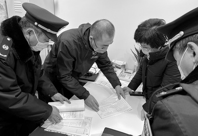 北京市石景山区市场监管局执法人员来到北京骏宝行汽车销售公司检查调研