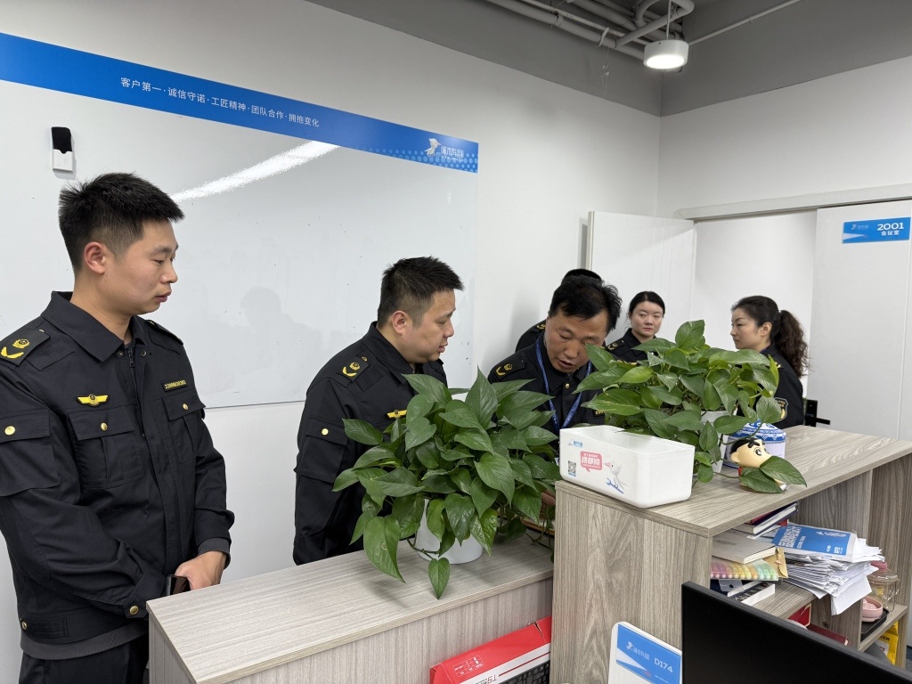 “啄木鸟”维修乱象遭监管重拳 市场规范亟待强化